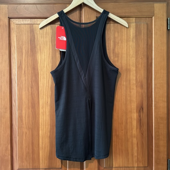 TNF Dayology Tank - Picture 3 of 7